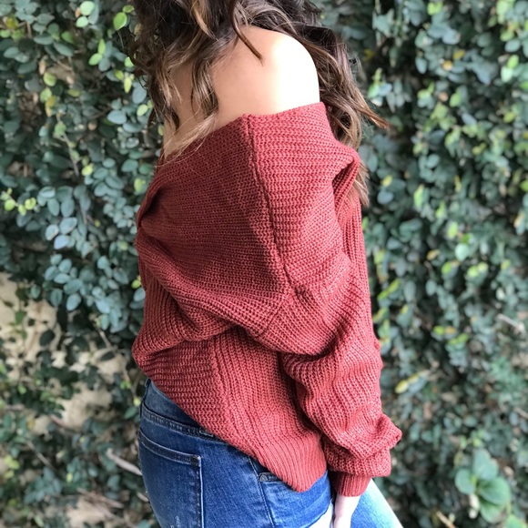 Twist Back Sweater - Picture 6 of 8